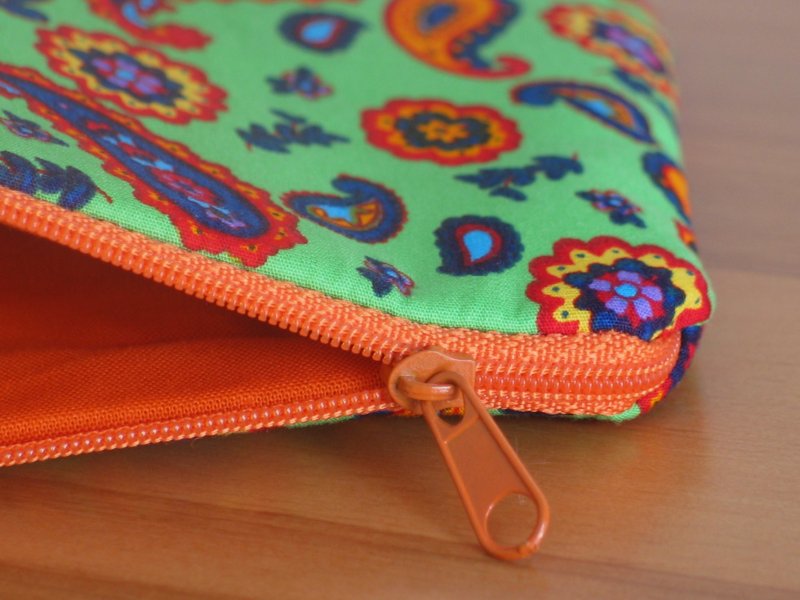 Kleine Bea-Tasche Paisley